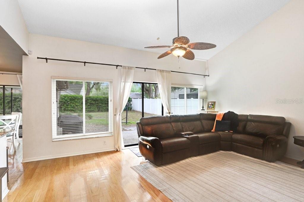 TAMPA PALMS UNIT 3B A REP - Residential Lease