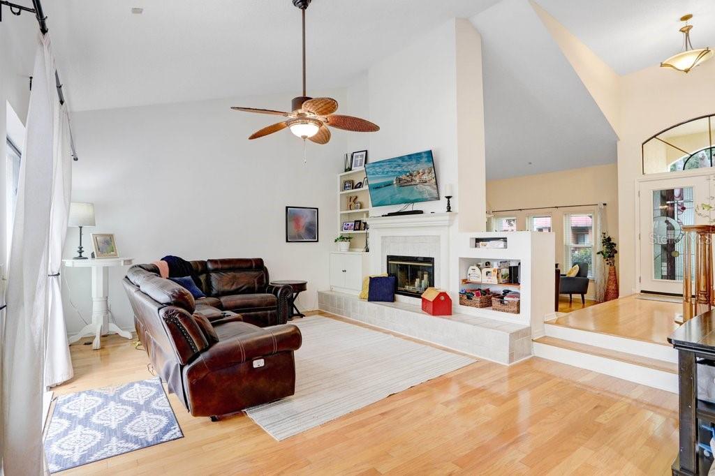 TAMPA PALMS UNIT 3B A REP - Residential Lease