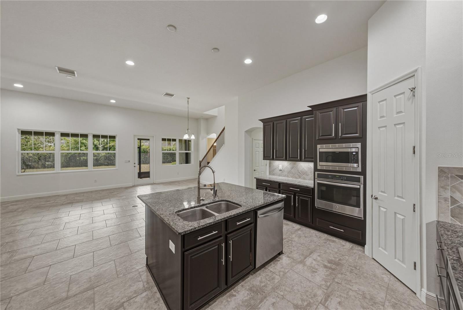 FISHHAWK RANCH WEST PH 1B/1C - Residential