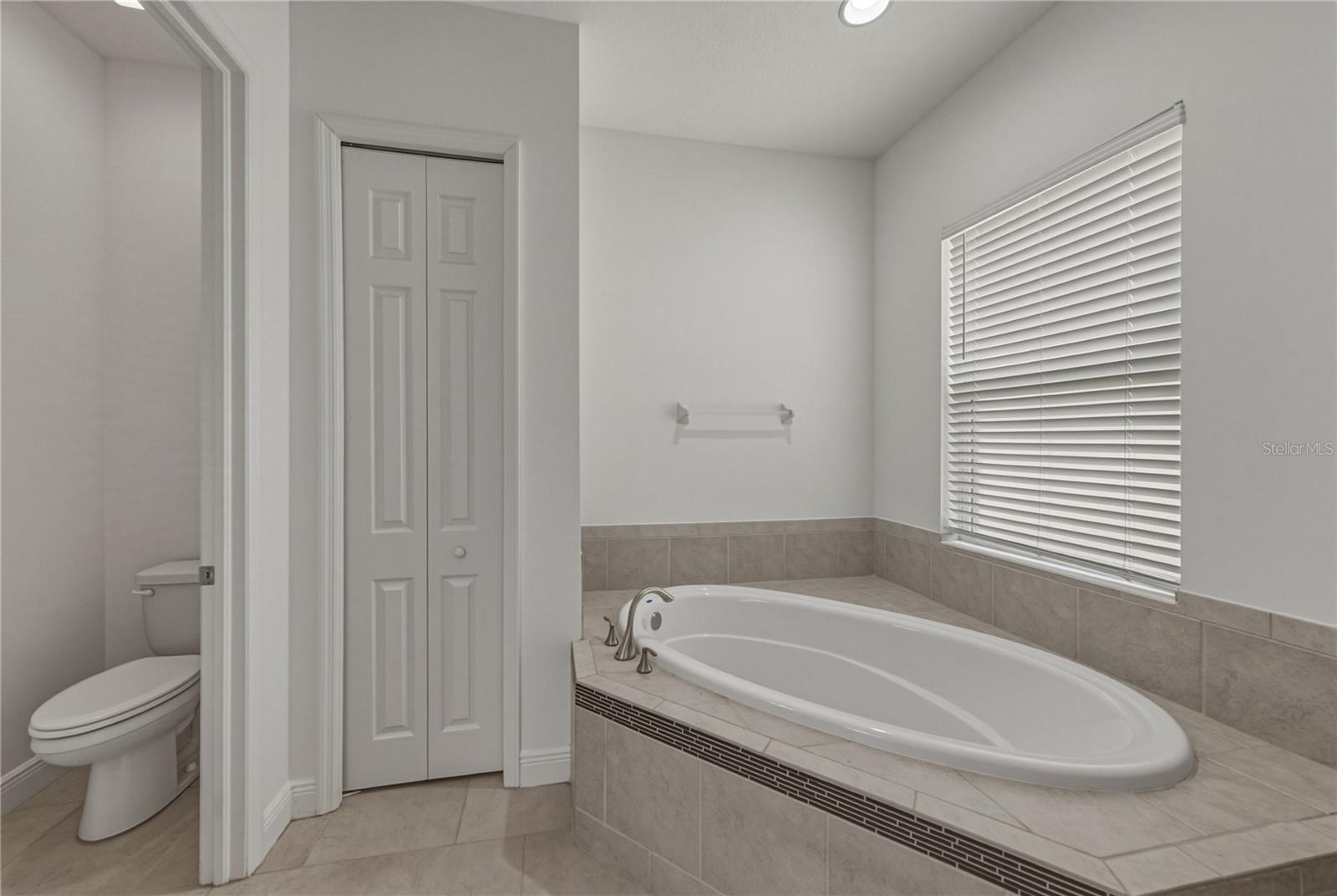 FISHHAWK RANCH WEST PH 1B/1C - Residential