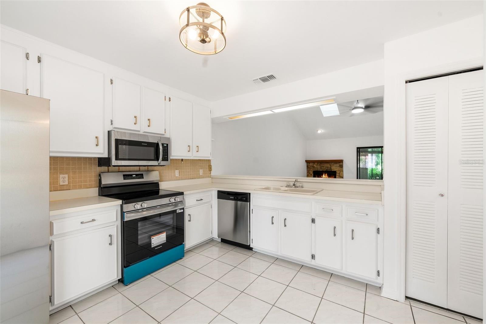 MILE RUN PH II UNIT B-2 - Residential