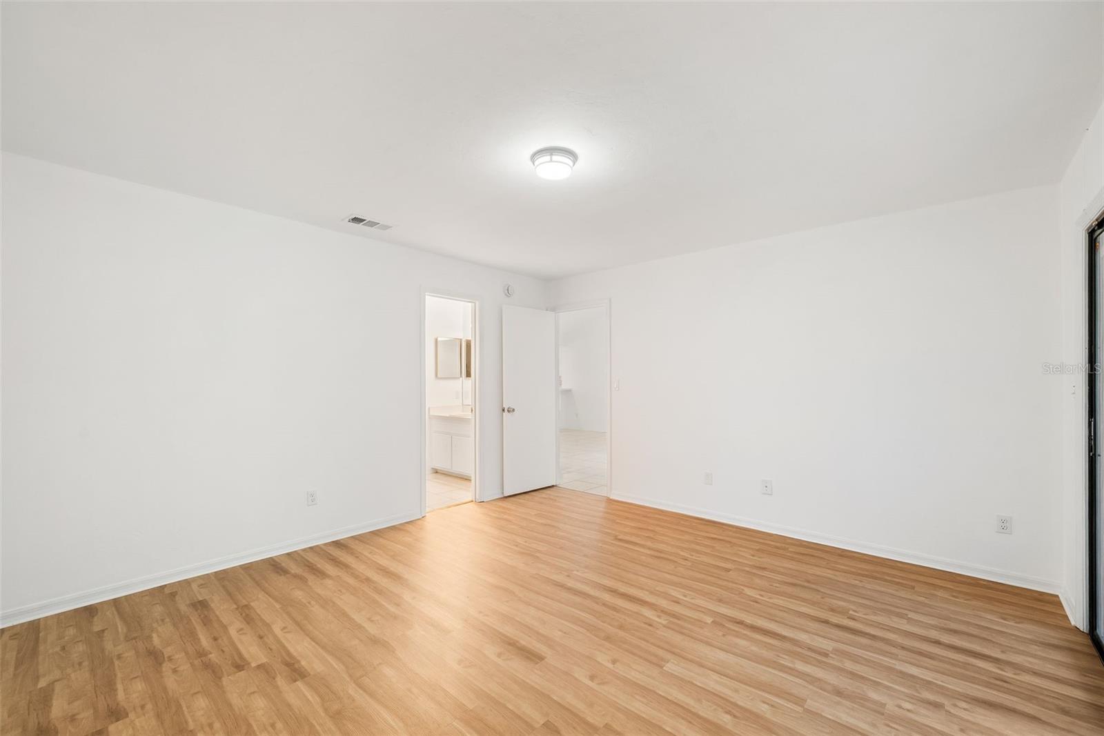 MILE RUN PH II UNIT B-2 - Residential