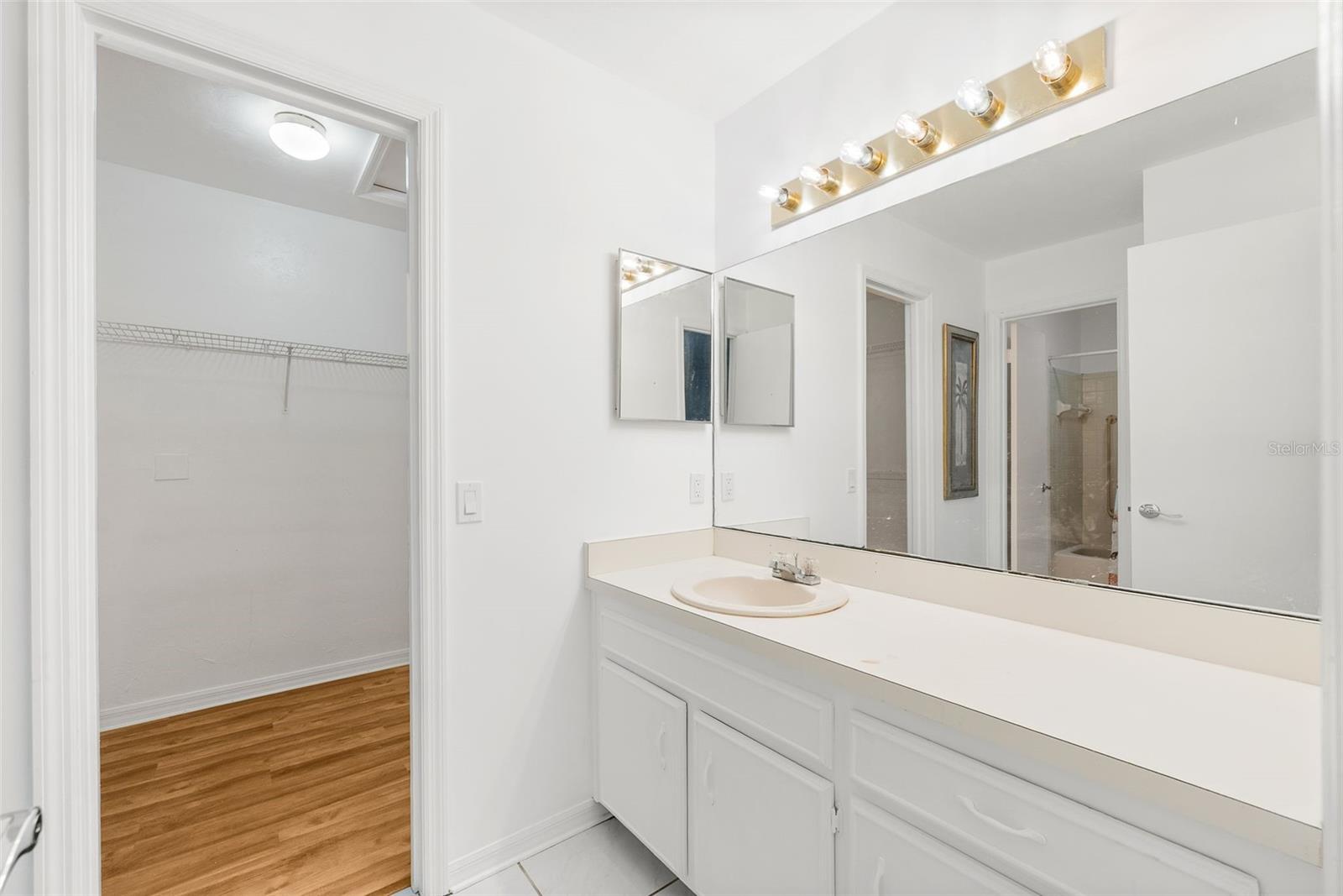 MILE RUN PH II UNIT B-2 - Residential