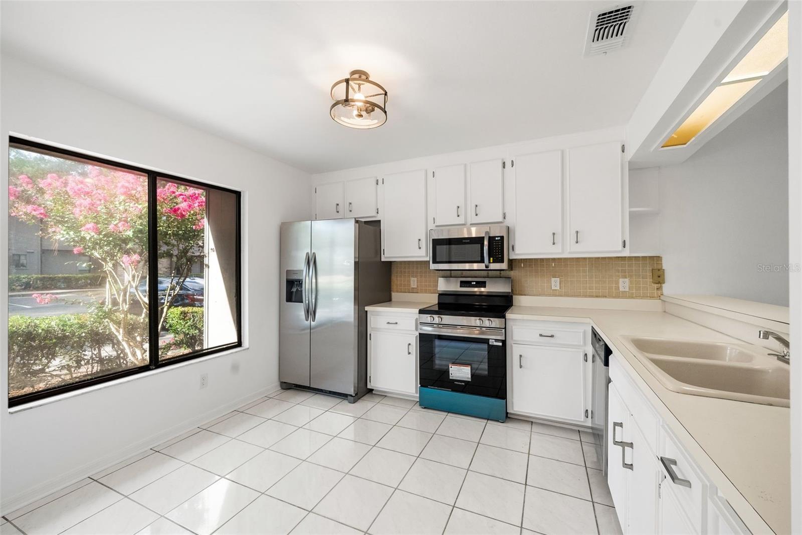 MILE RUN PH II UNIT B-2 - Residential