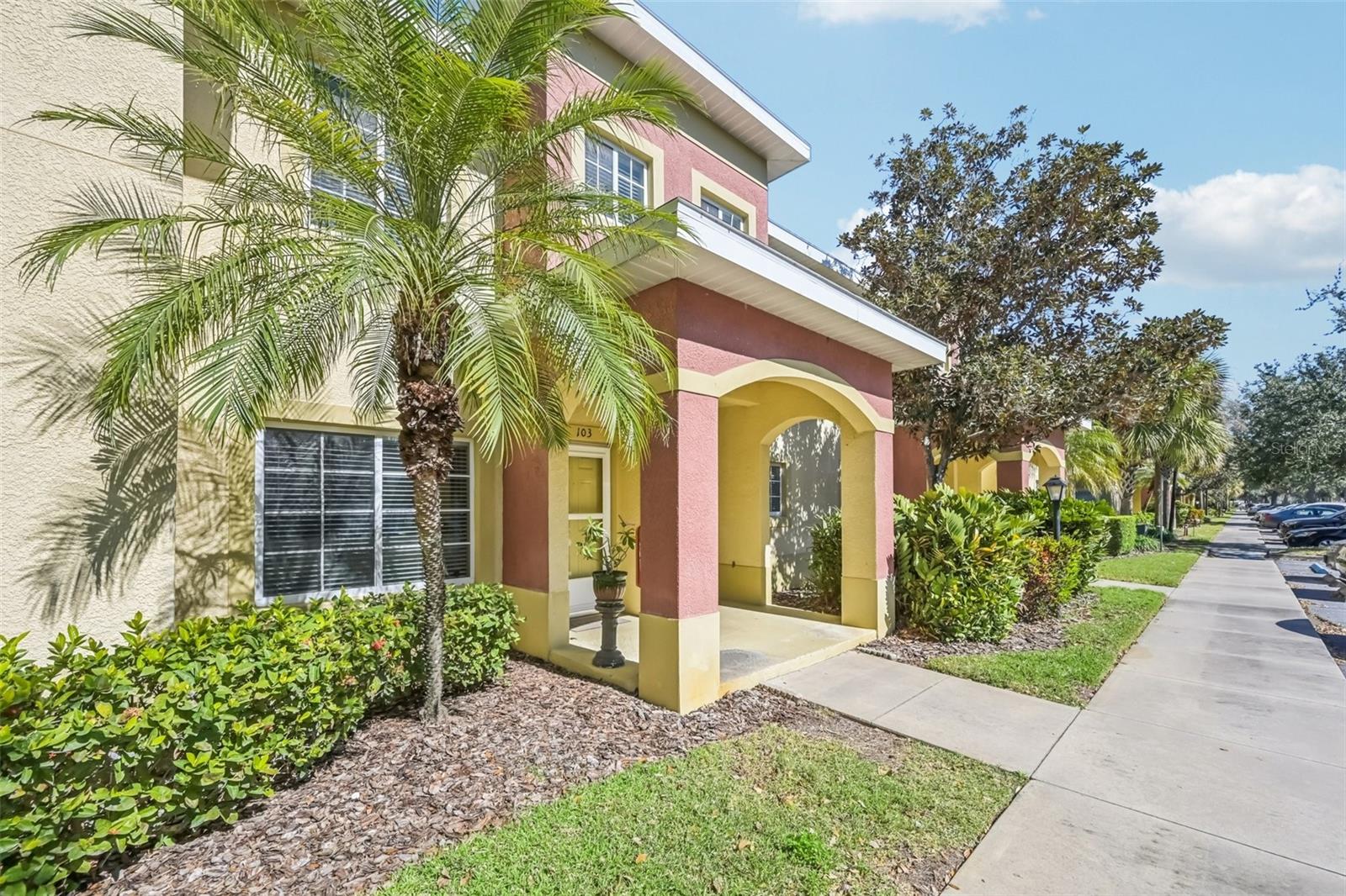 LAKESIDE VILLAGE TOWNHOME - Residential
