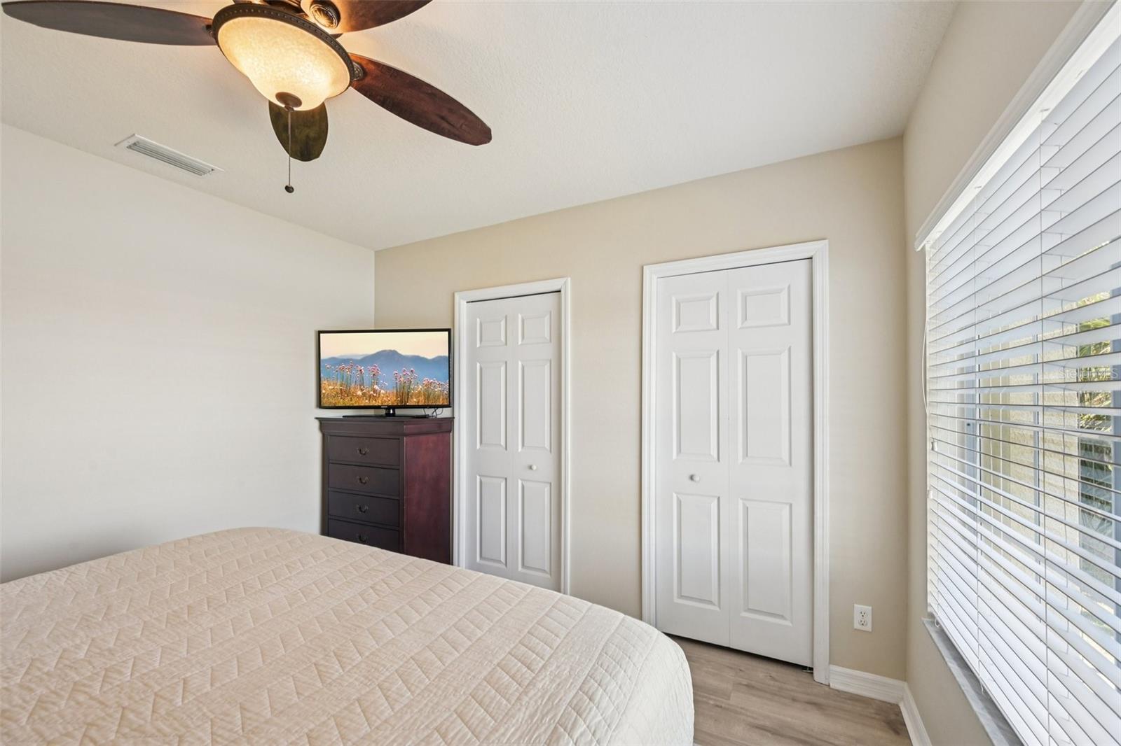 LAKESIDE VILLAGE TOWNHOME - Residential