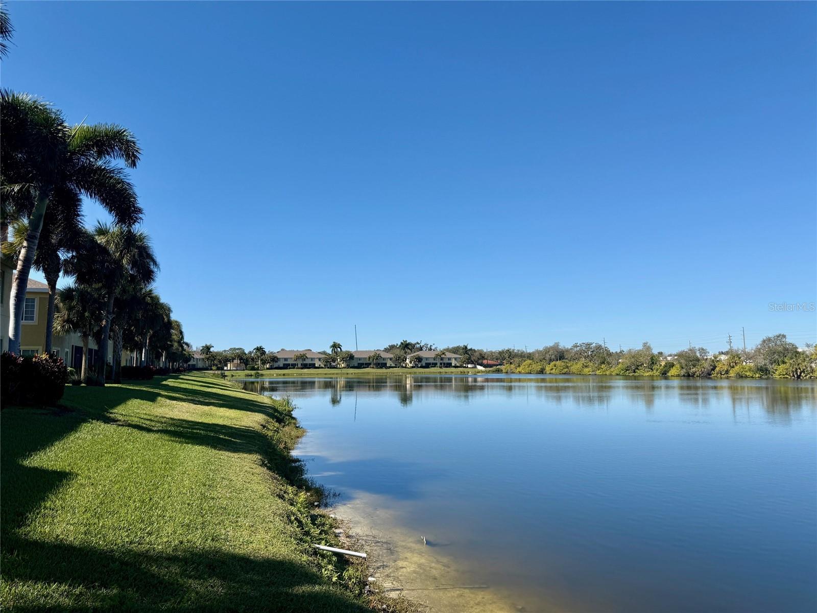LAKESIDE VILLAGE TOWNHOME - Residential