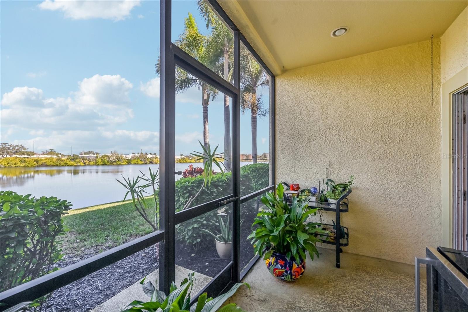 LAKESIDE VILLAGE TOWNHOME - Residential