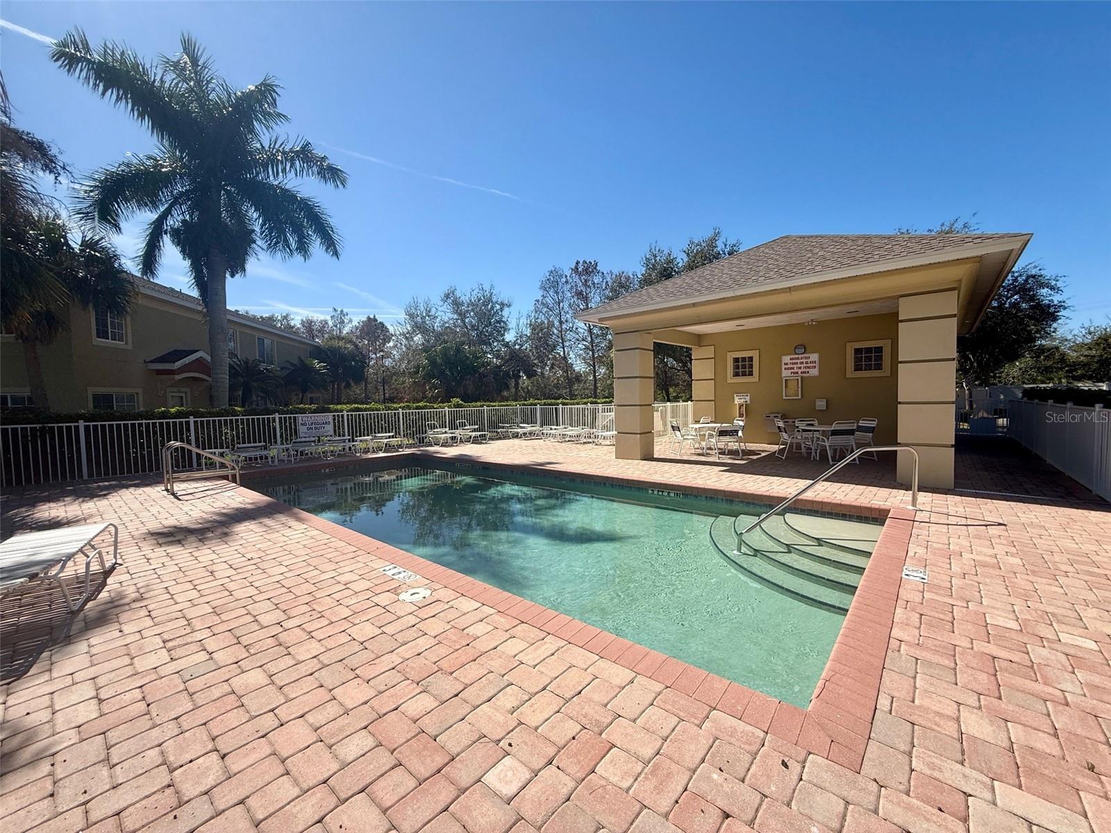 LAKESIDE VILLAGE TOWNHOME - Residential