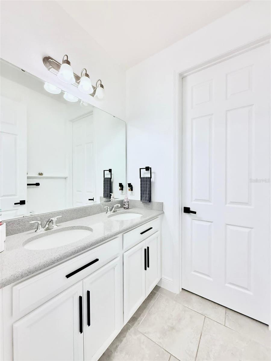 HANOVER LAKES PH 3 - Residential
