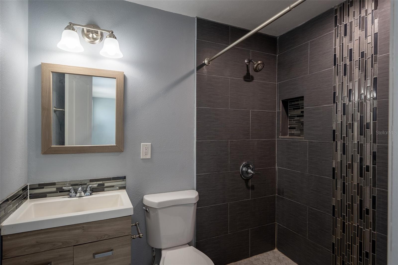 NORTH ORLANDO 1ST ADD - Residential Lease