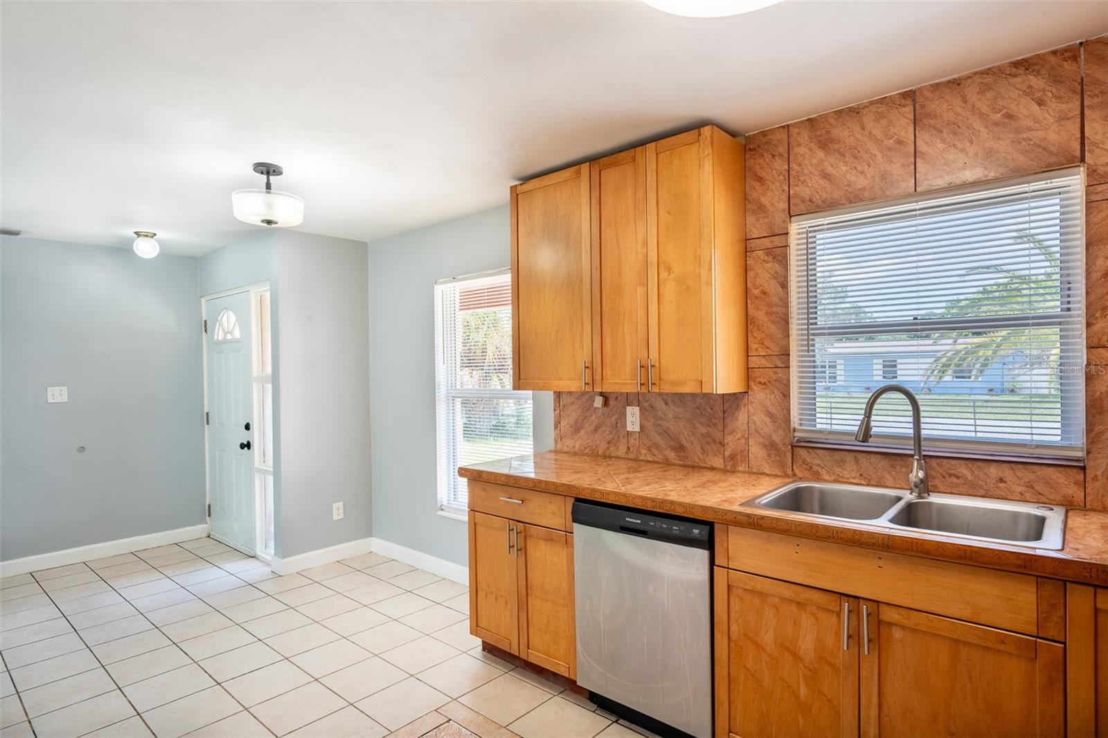 NORTH ORLANDO 1ST ADD - Residential Lease