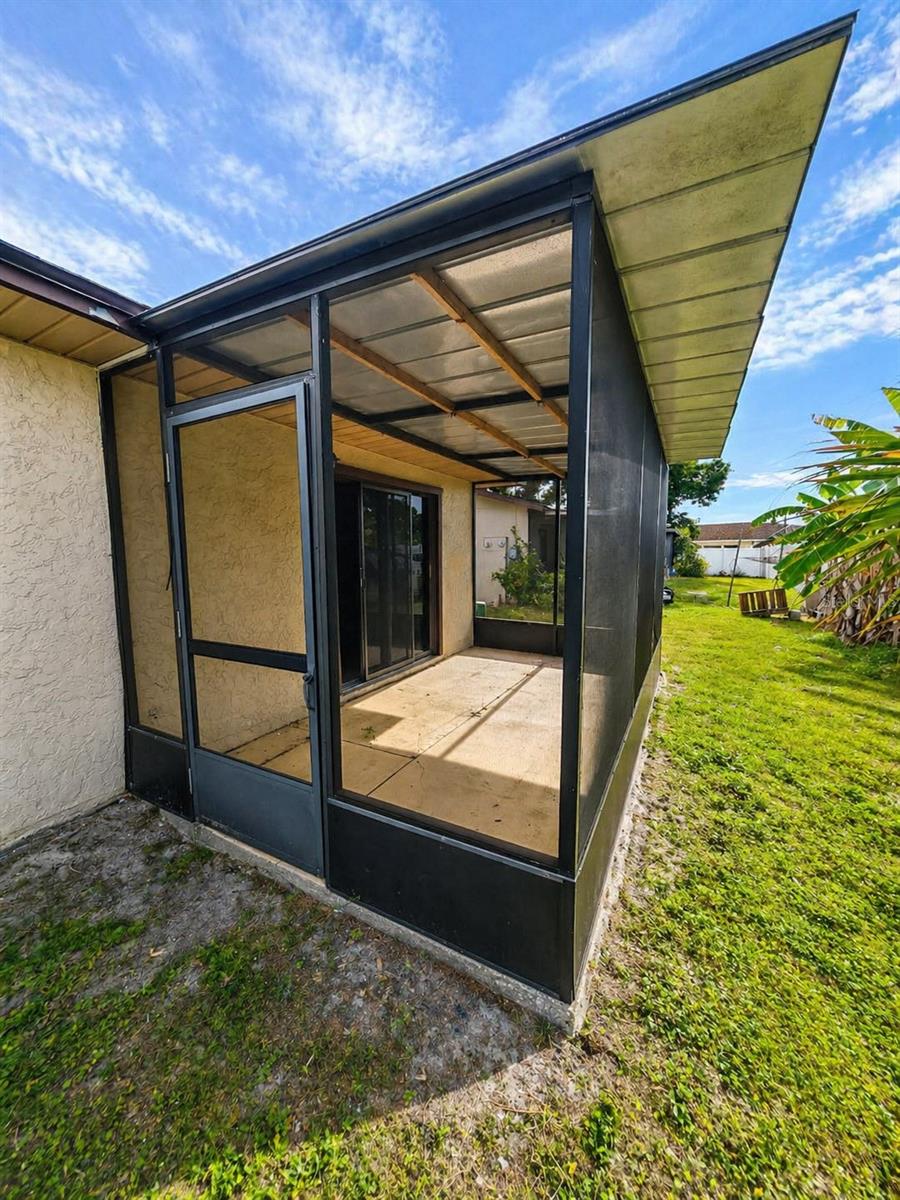 PINE VILLAS - Residential Lease