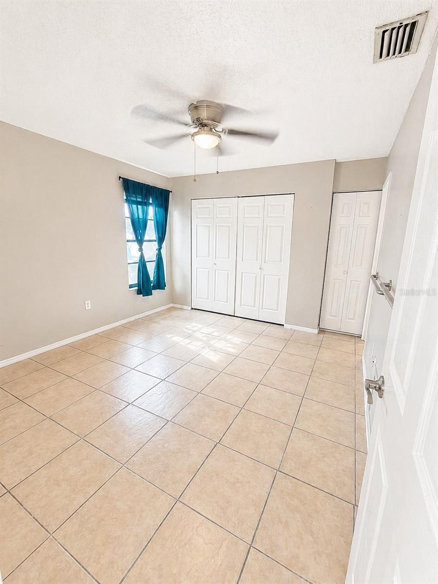 PINE VILLAS - Residential Lease
