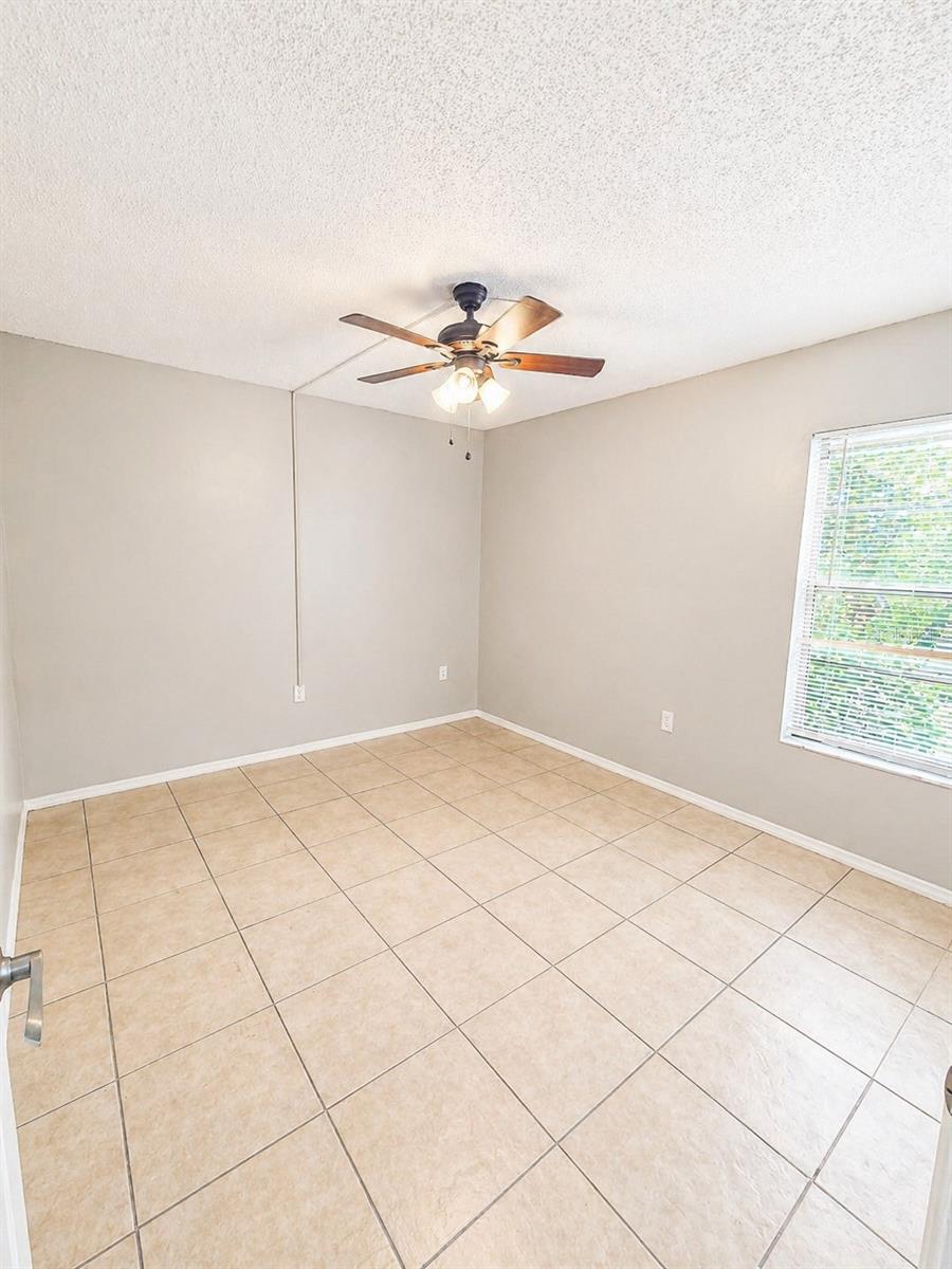 PINE VILLAS - Residential Lease