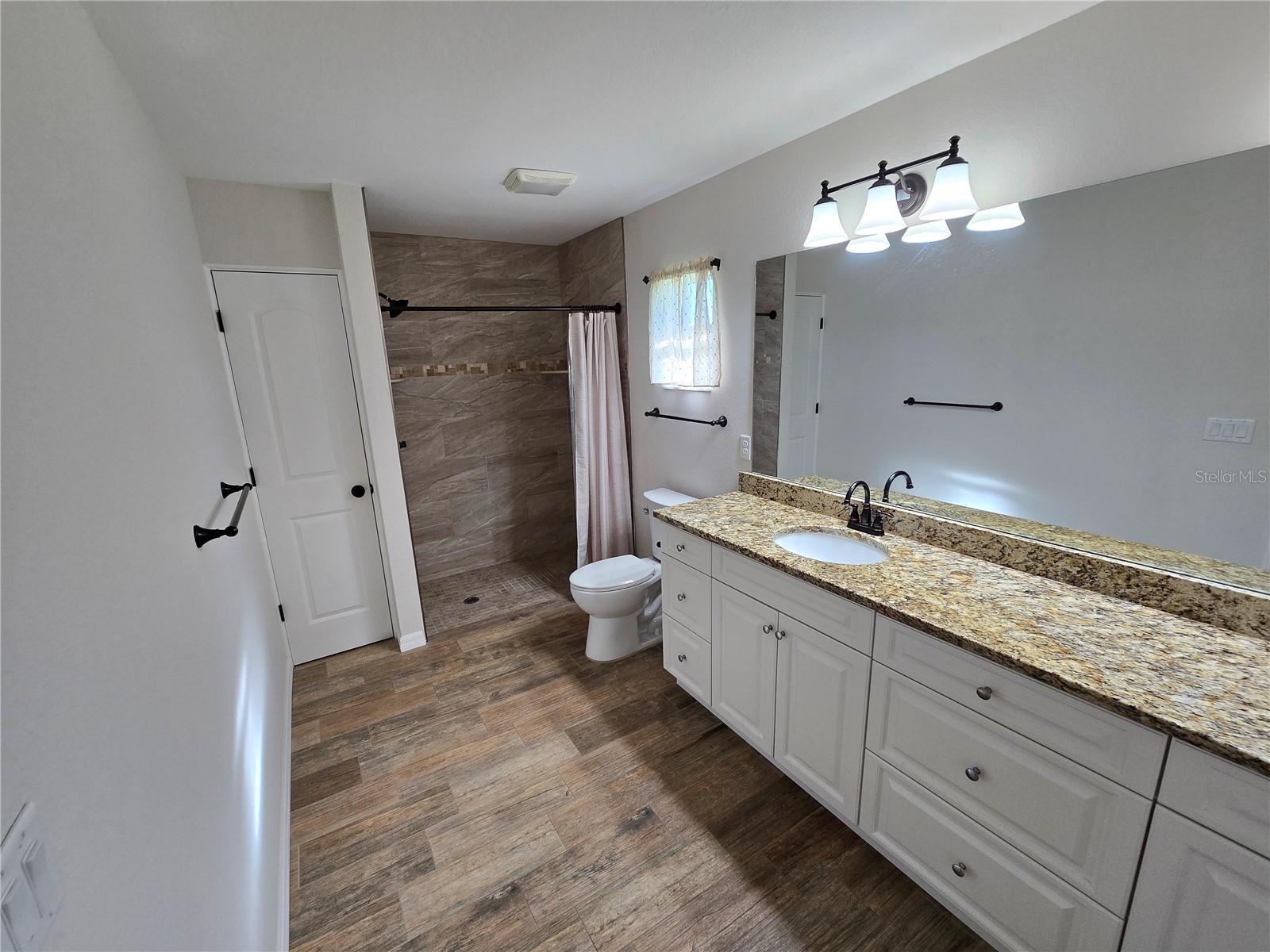 SUNNYBREEZE HARBOR SEC 01 - Residential Lease