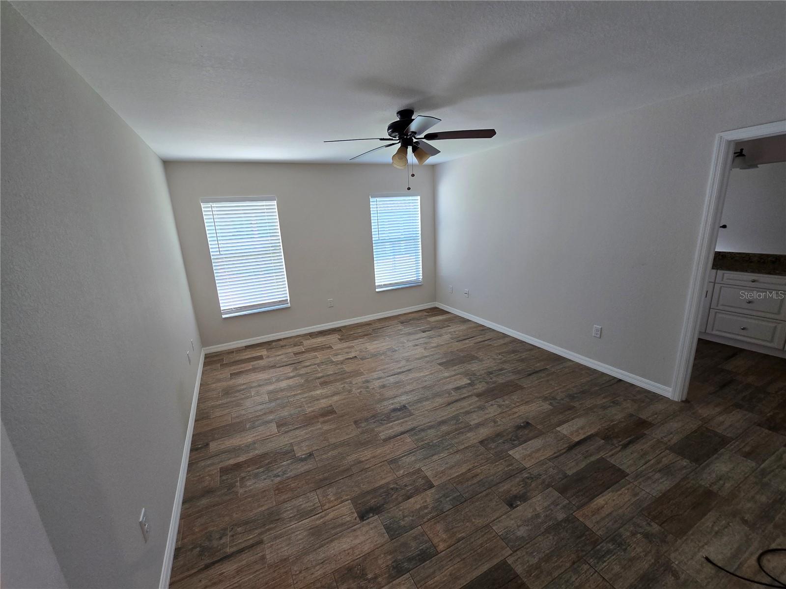 SUNNYBREEZE HARBOR SEC 01 - Residential Lease