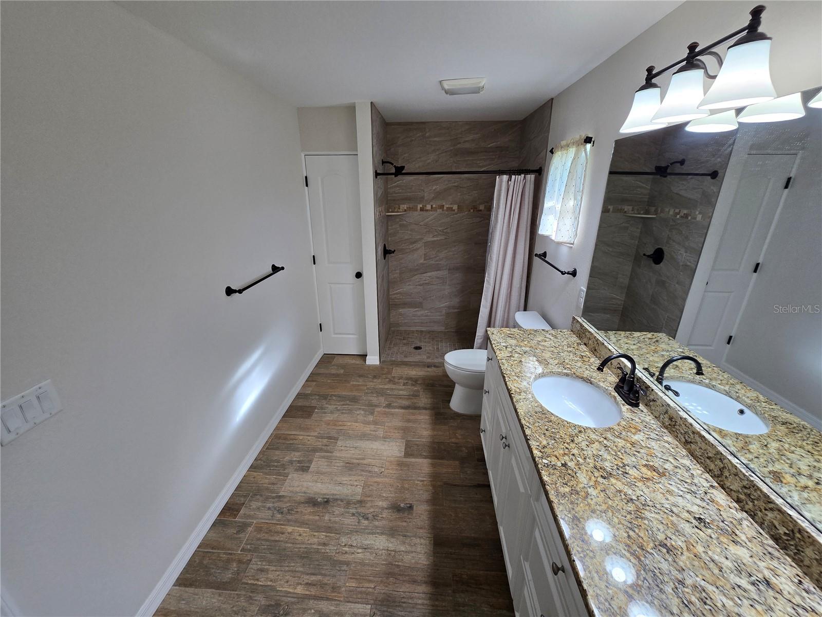 SUNNYBREEZE HARBOR SEC 01 - Residential Lease
