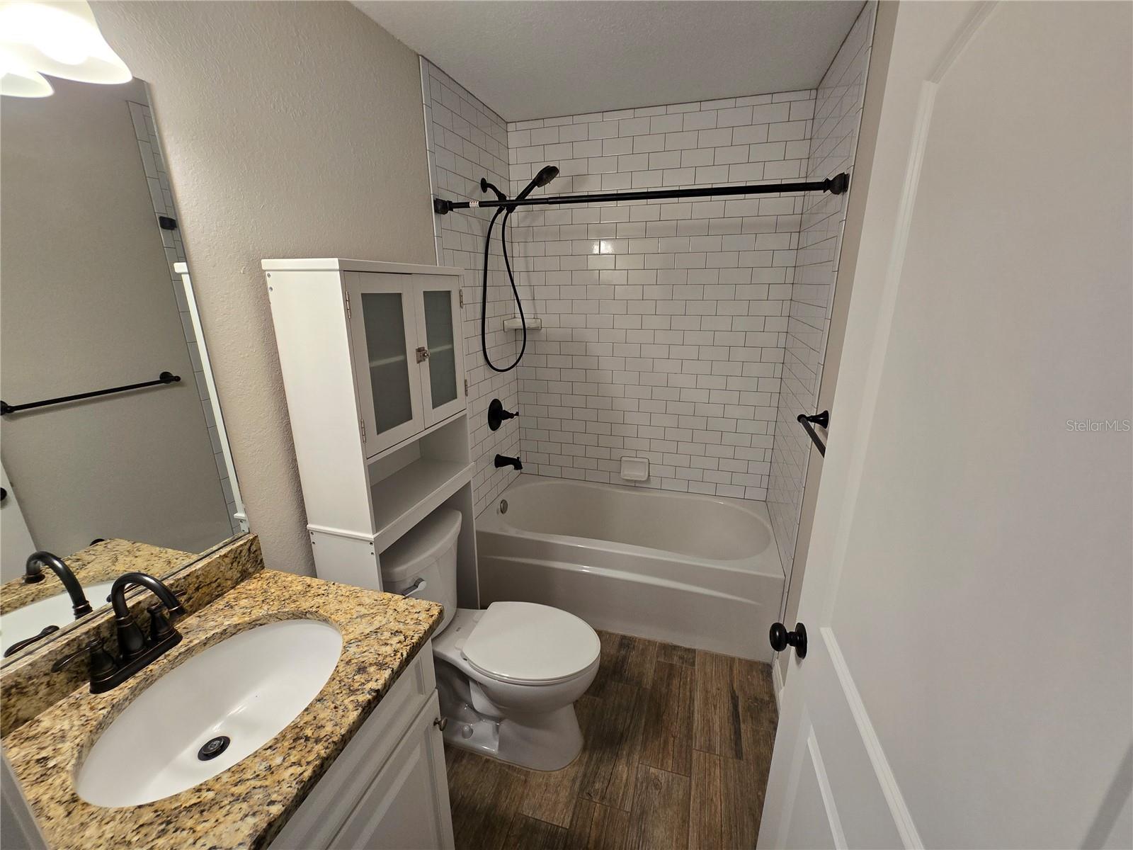 SUNNYBREEZE HARBOR SEC 01 - Residential Lease