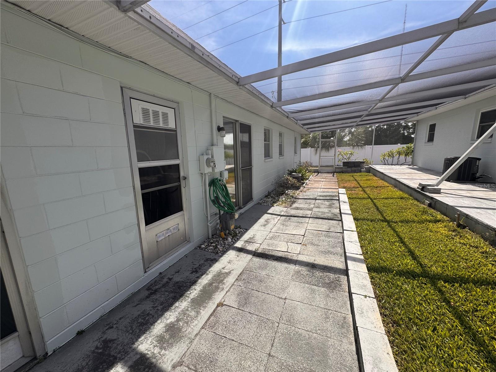 SEMINOLE HILL VILLAS - Residential