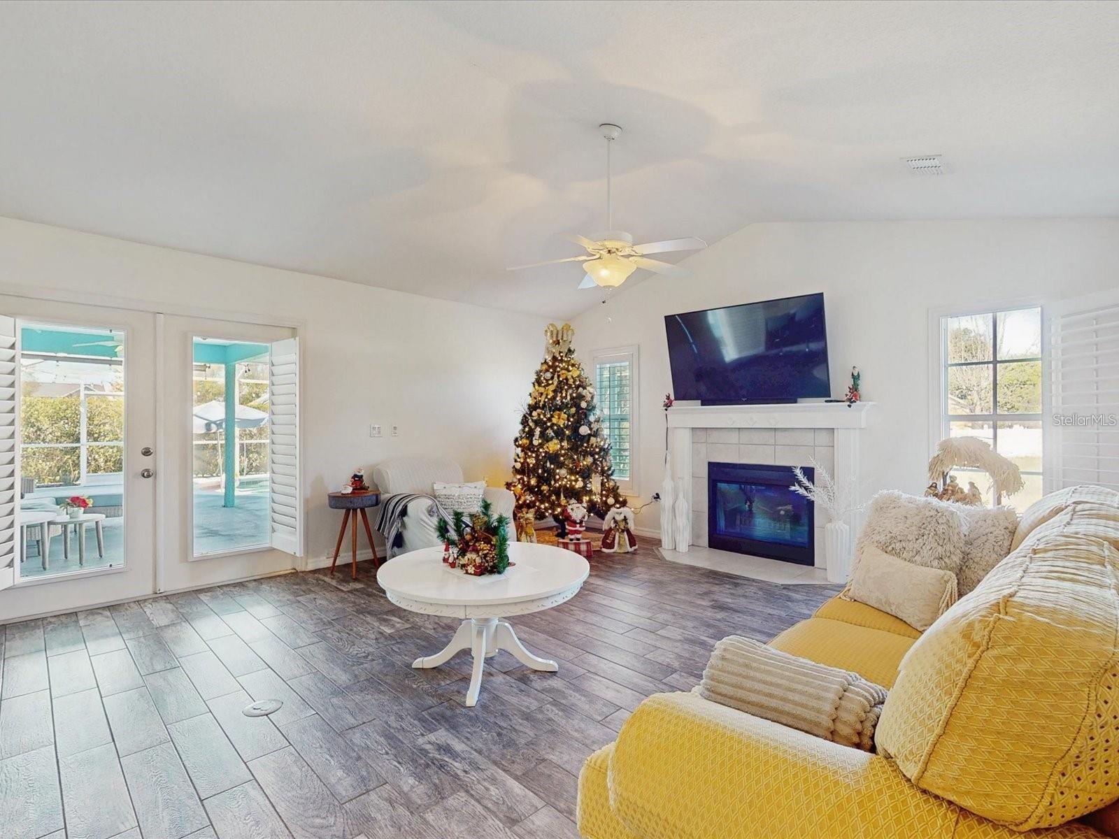 WOODS AT KINGS CREST THE PH 1 - Residential