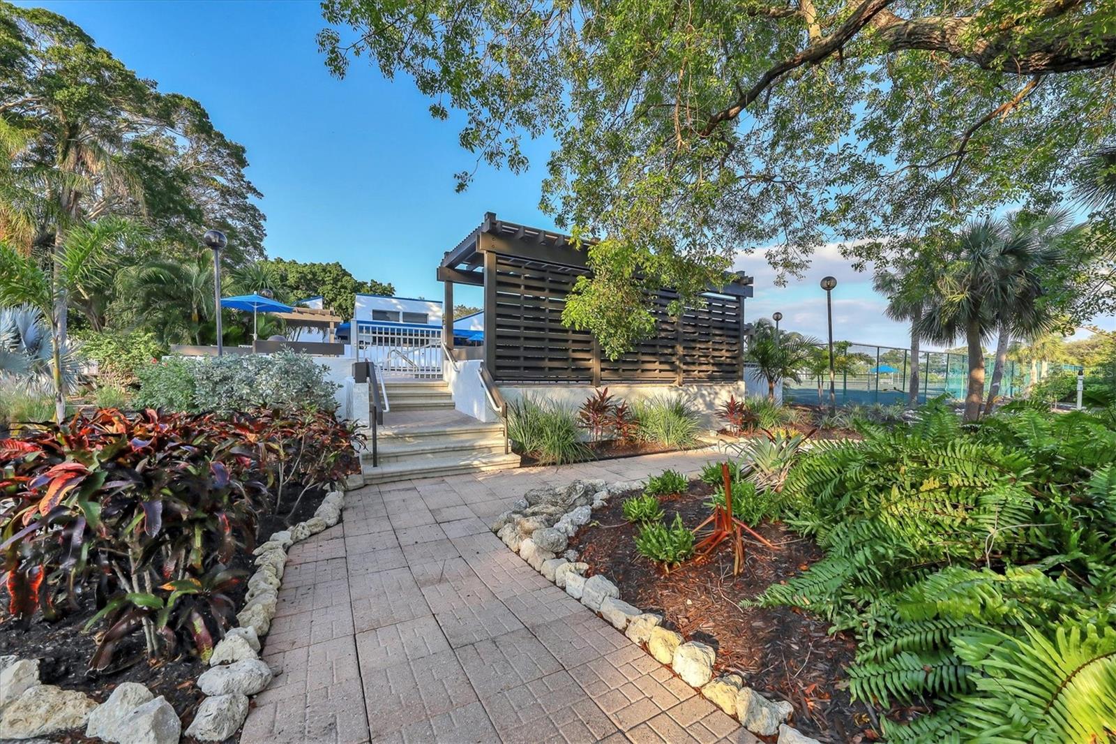 BAYPORT BCH & TEN PH F - Residential
