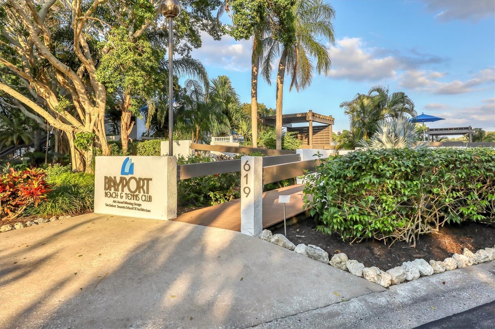 BAYPORT BCH & TEN PH F - Residential