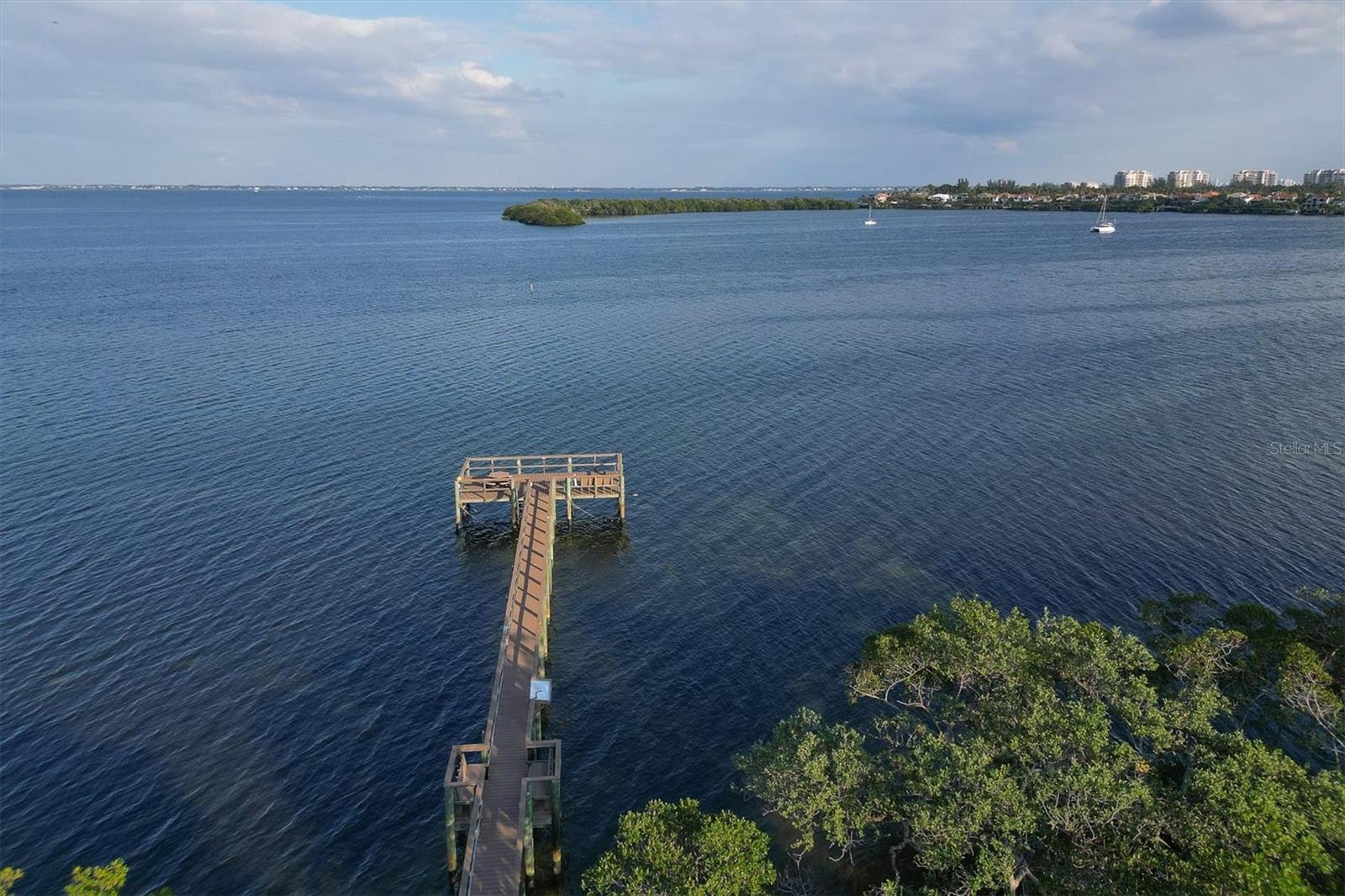 BAYPORT BCH & TEN PH F - Residential