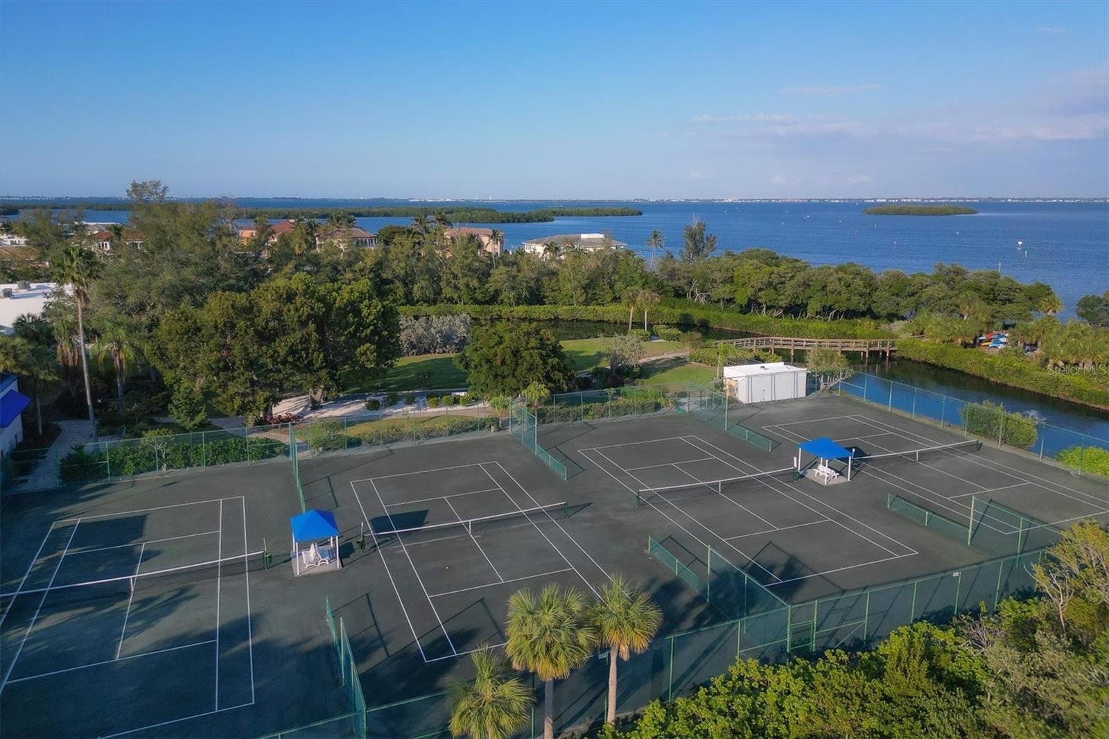 BAYPORT BCH & TEN PH F - Residential