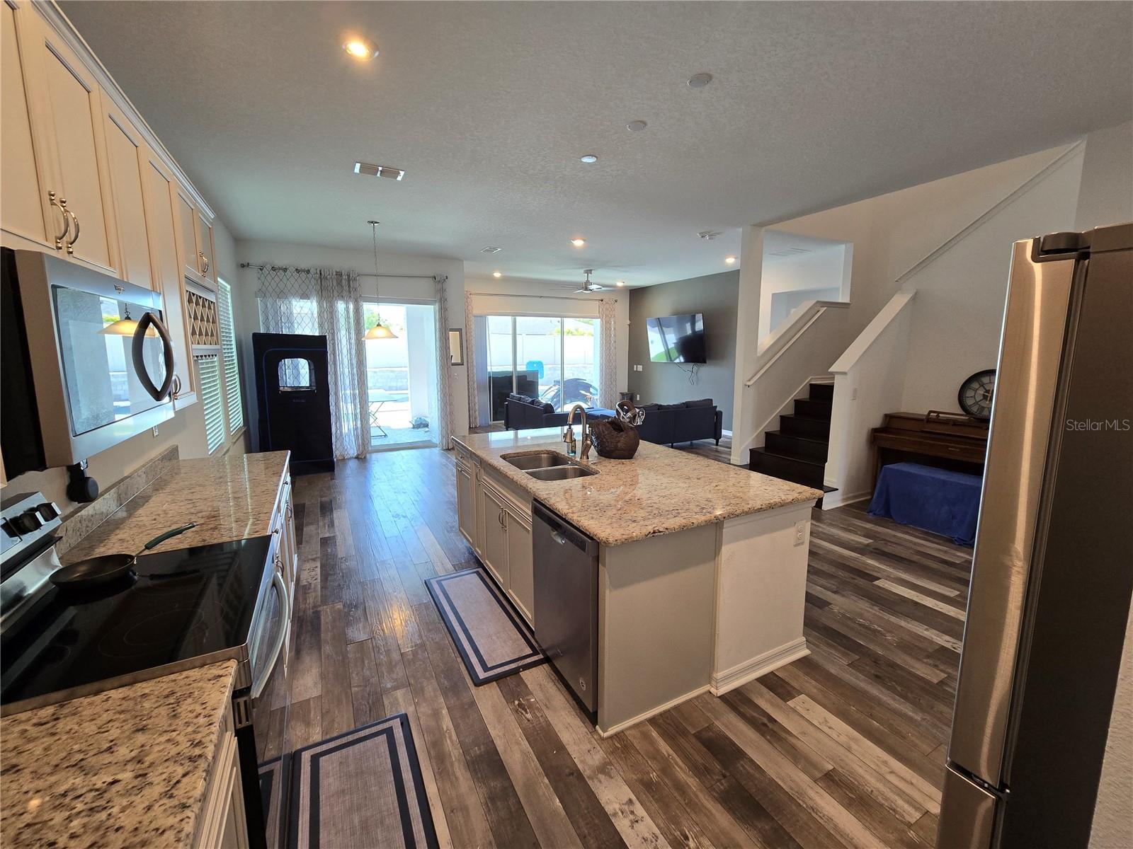 BAYSHORE HEIGHTS PT REP - Residential