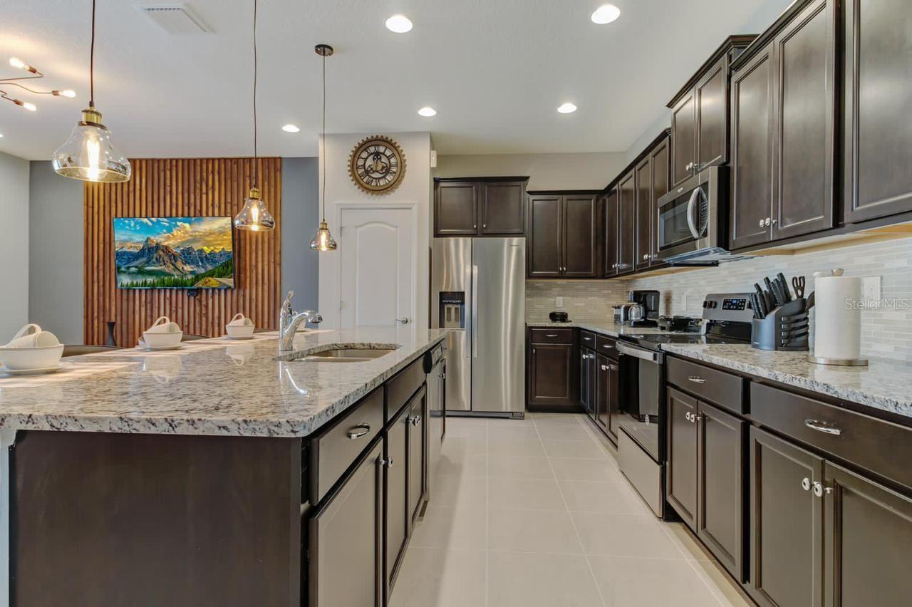WINDSOR AT WESTSIDE PH 3 PB 27 PGS 158-162 LOT 101 - Residential