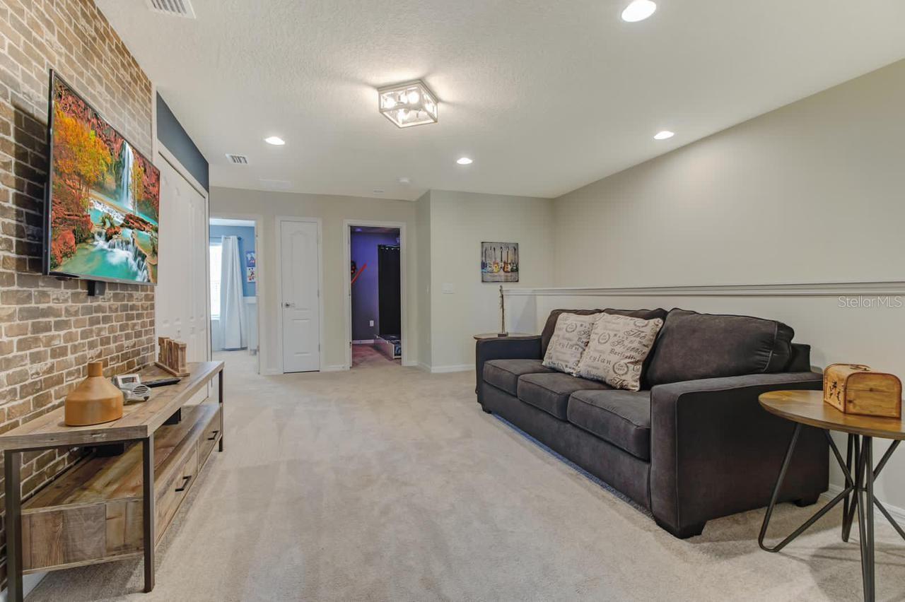 WINDSOR AT WESTSIDE PH 3 PB 27 PGS 158-162 LOT 101 - Residential
