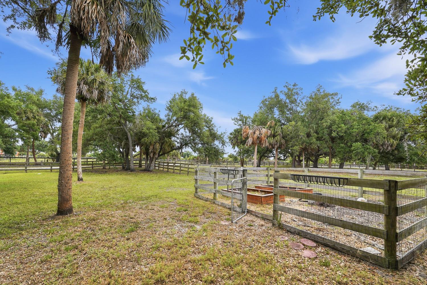 OAK RDG FARMS - Land