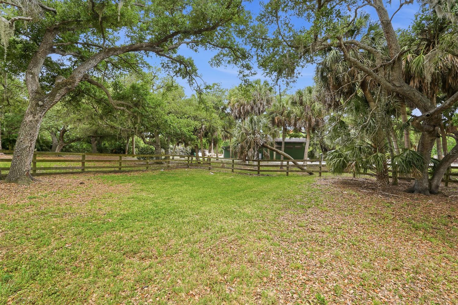 OAK RDG FARMS - Land