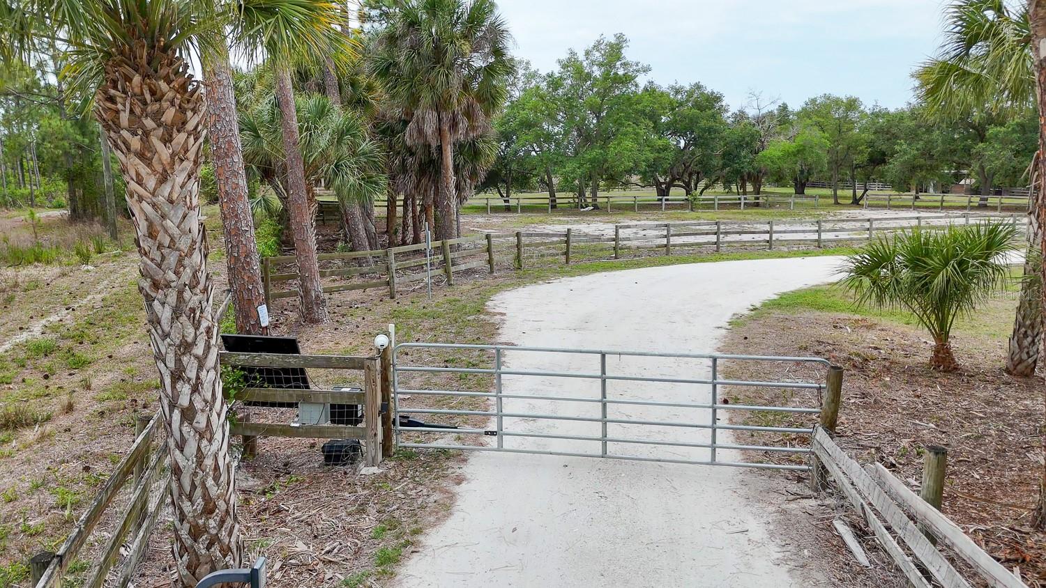 OAK RDG FARMS - Land