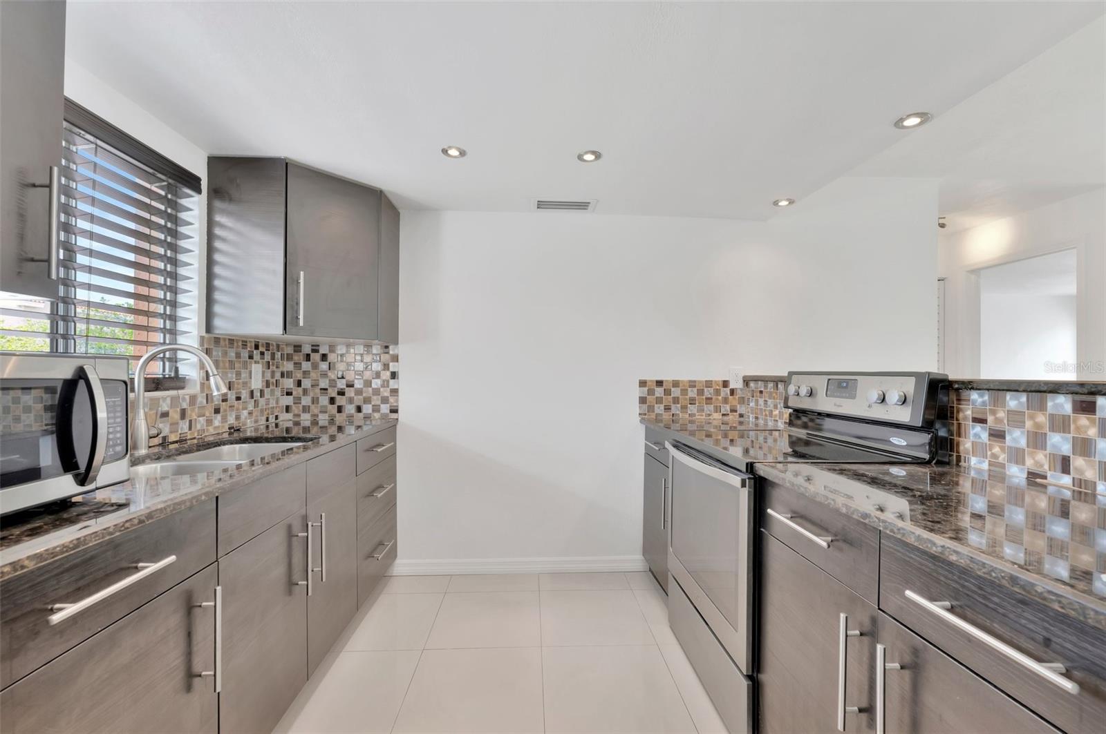 PINE RUSH VILLAS CON - Residential