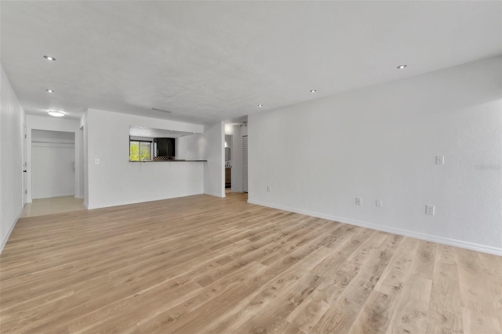 PINE RUSH VILLAS CON - Residential