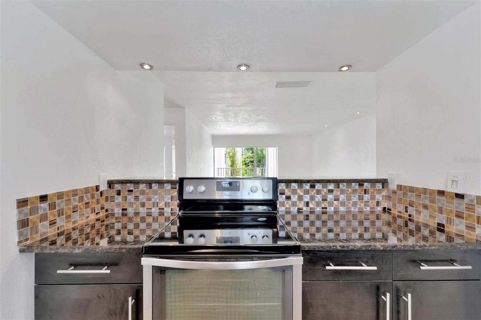 PINE RUSH VILLAS CON - Residential