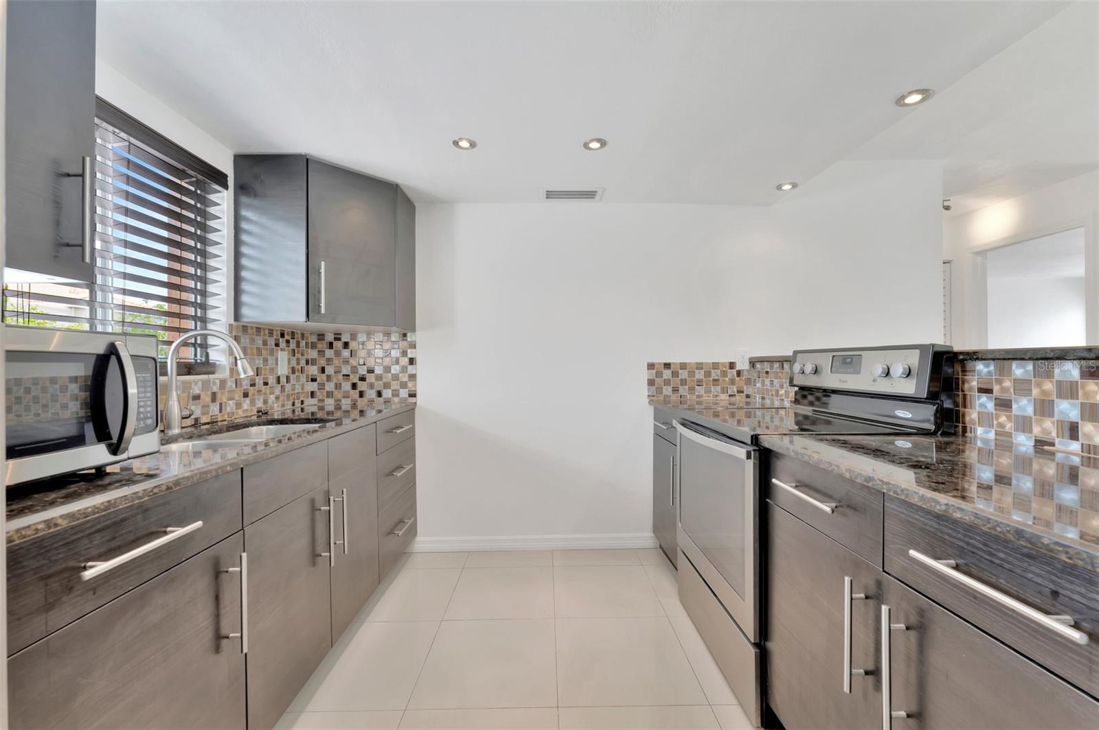 PINE RUSH VILLAS CON - Residential