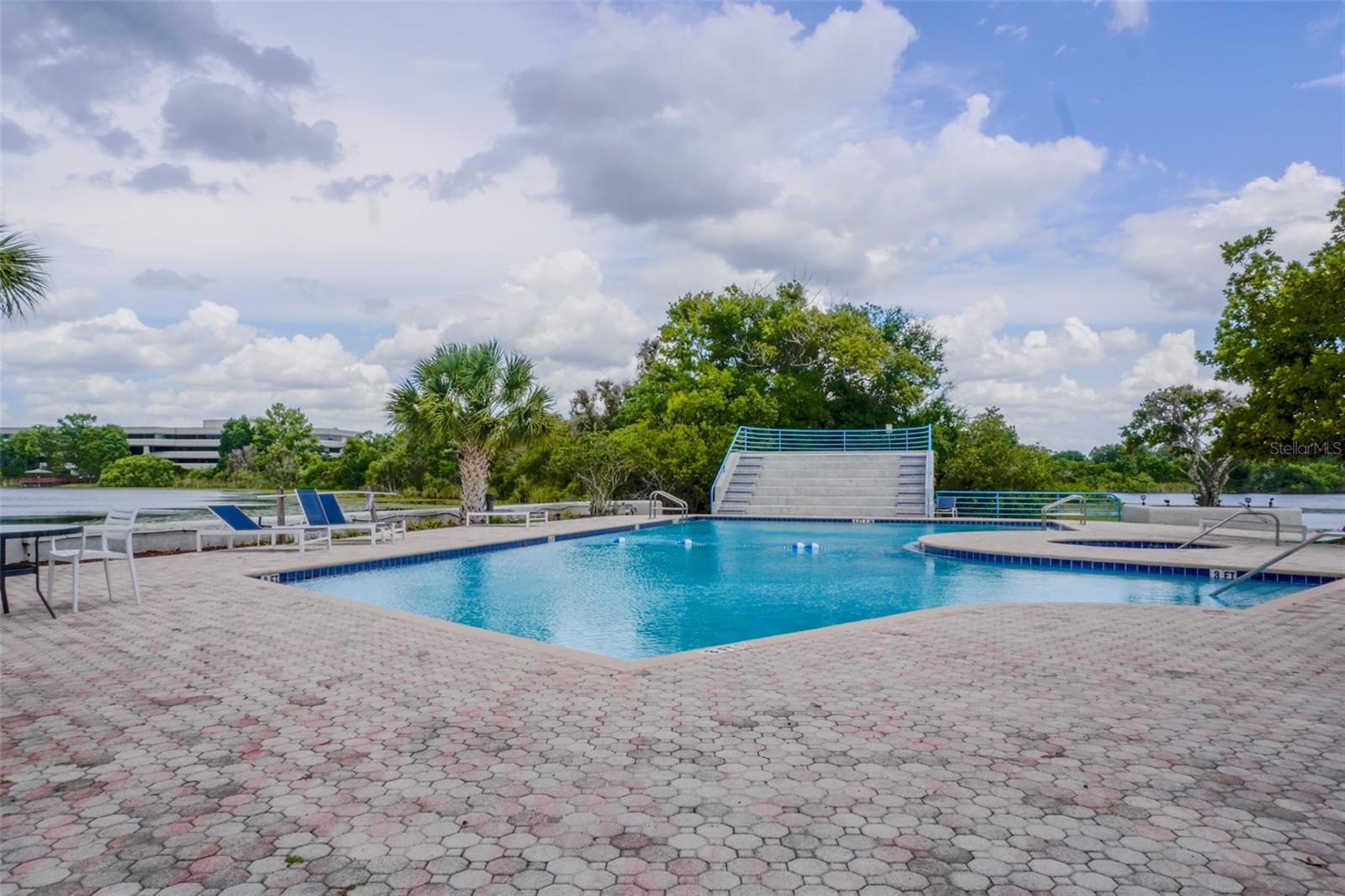 VILLAS LAKE DESTINY - Residential