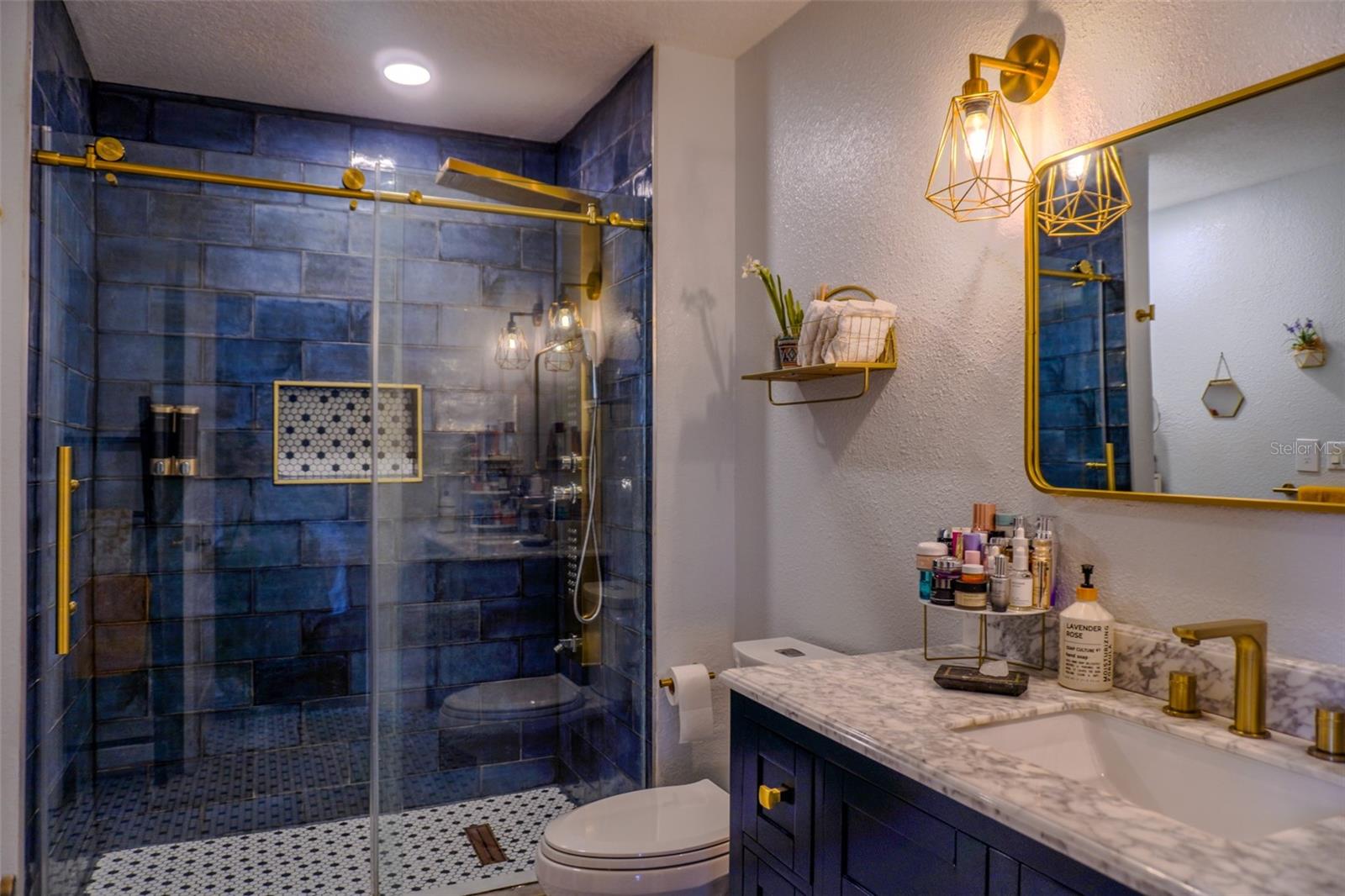 VILLAS LAKE DESTINY - Residential