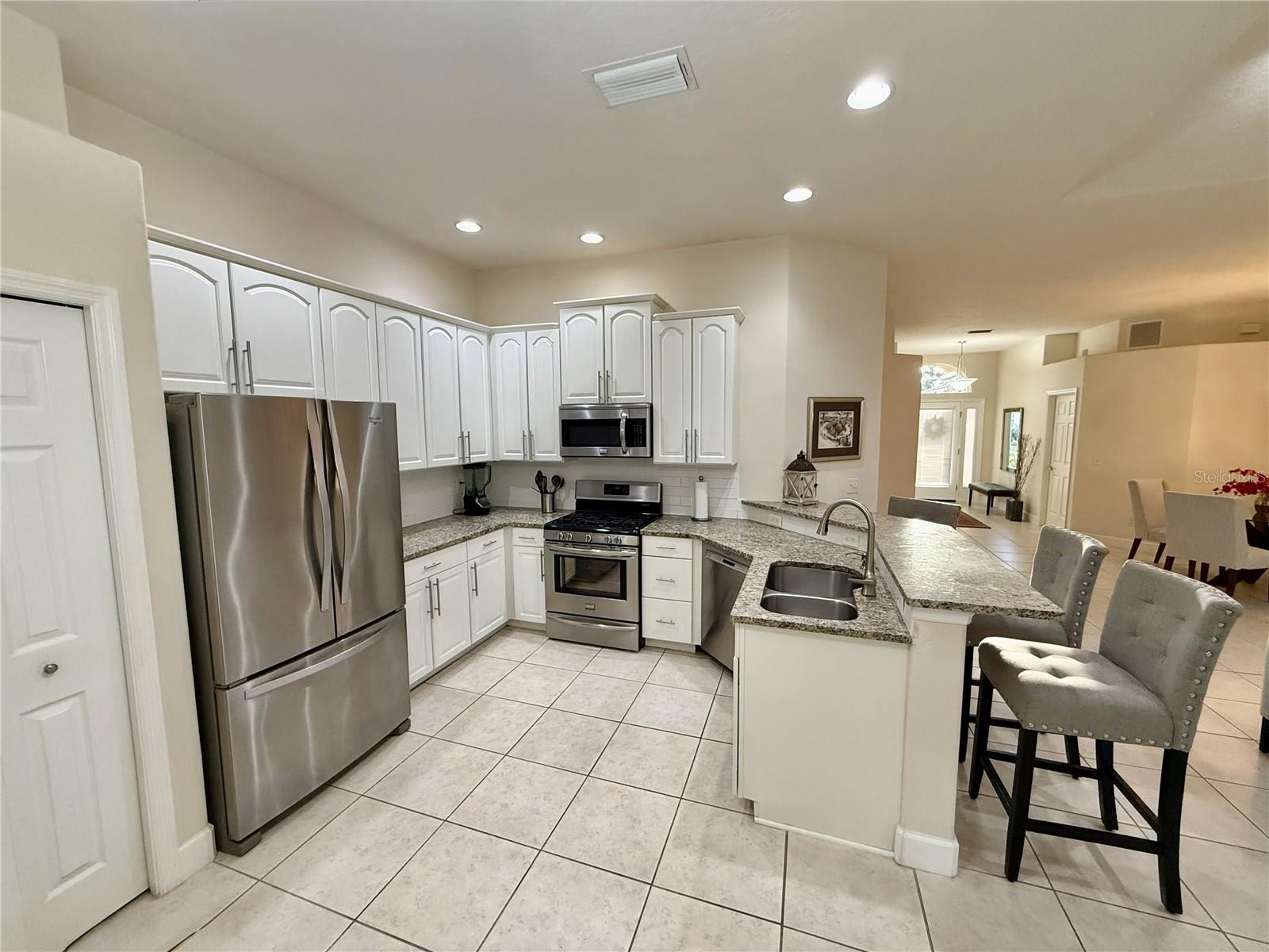 RIVER PLACE - Residential