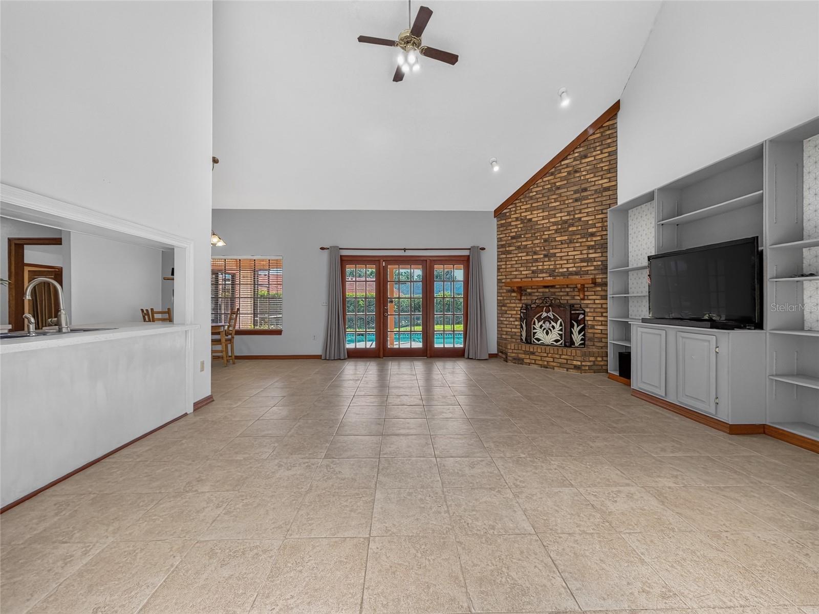 BAY VISTA ESTATES - Residential