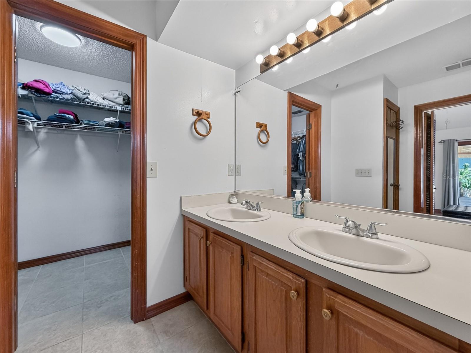 BAY VISTA ESTATES - Residential