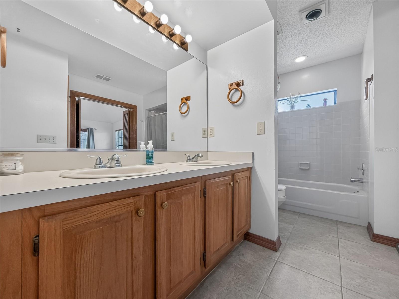 BAY VISTA ESTATES - Residential