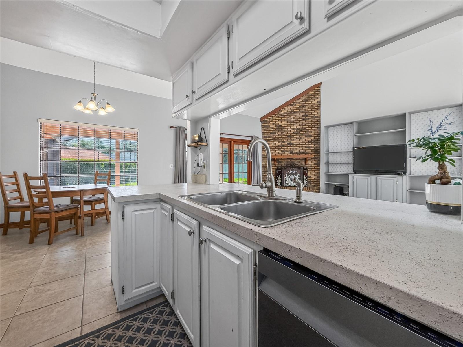 BAY VISTA ESTATES - Residential