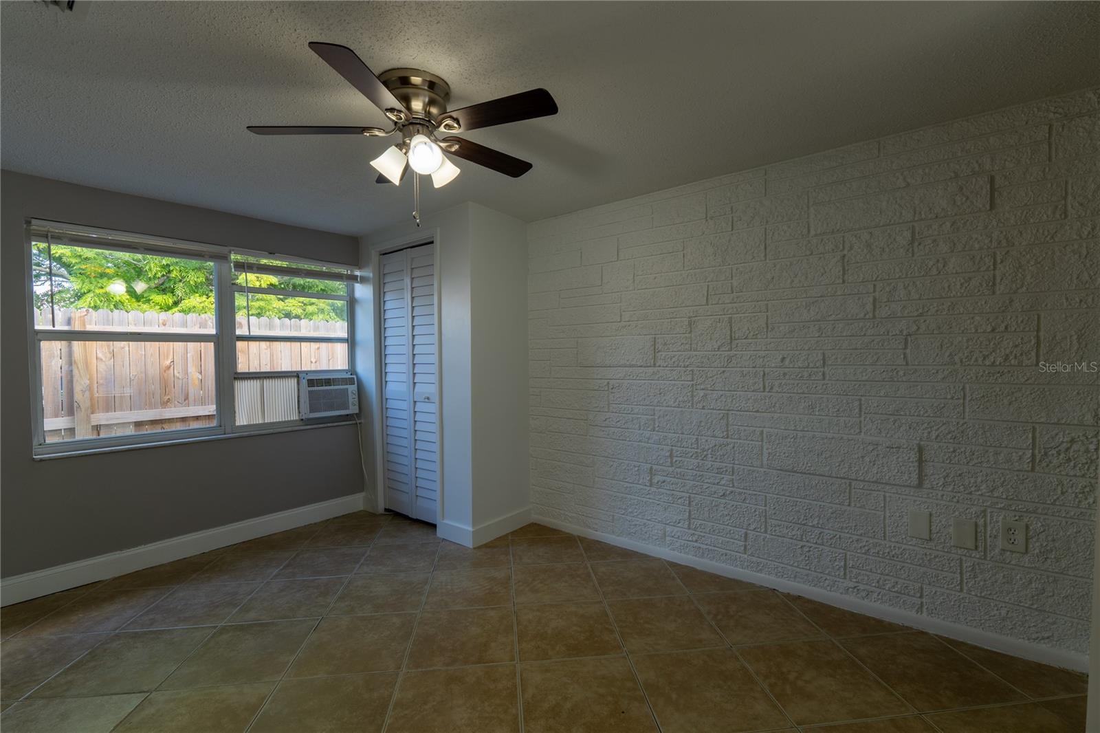 REGENCY PARK - Residential