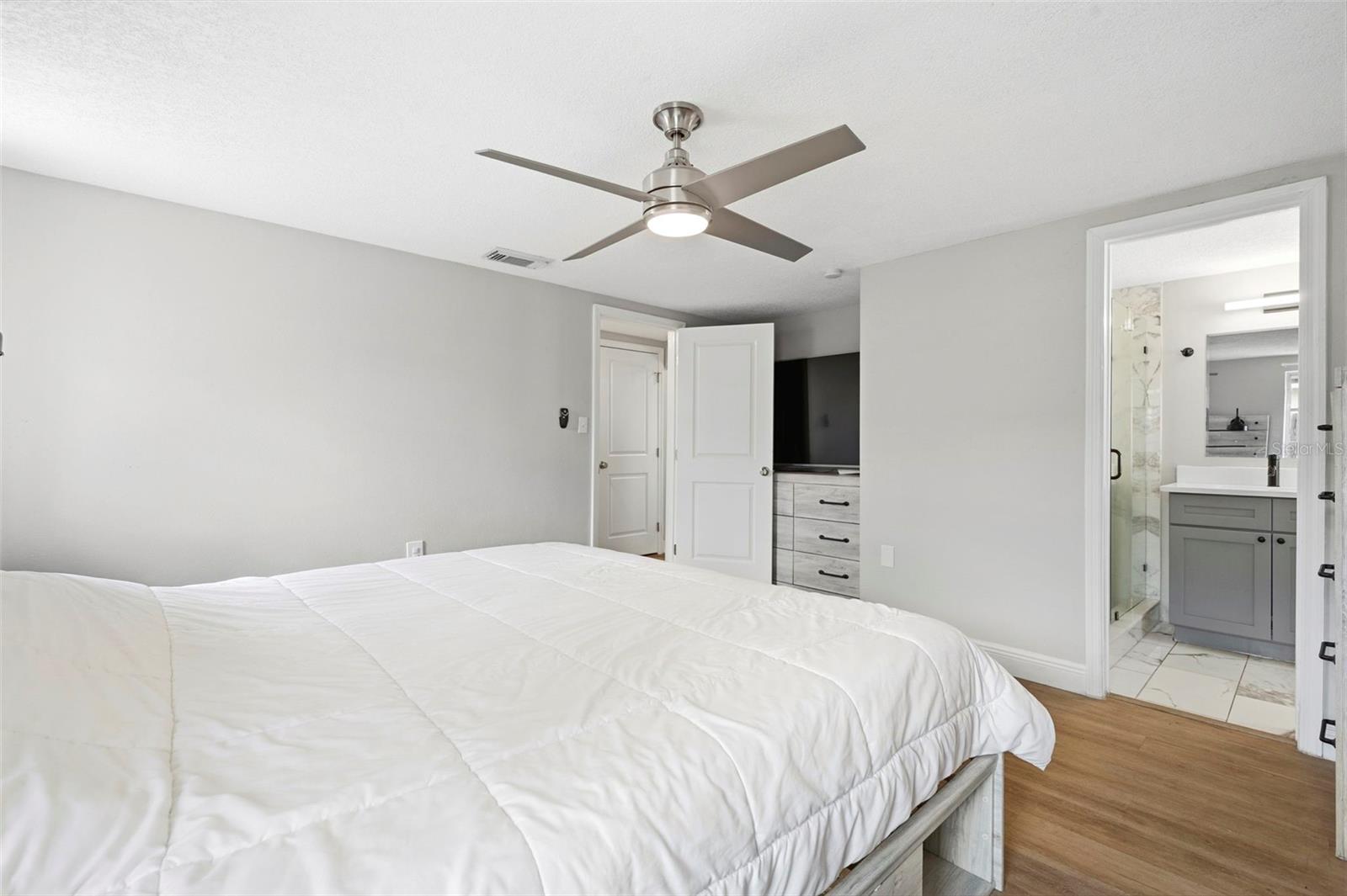 REGENCY PARK - Residential