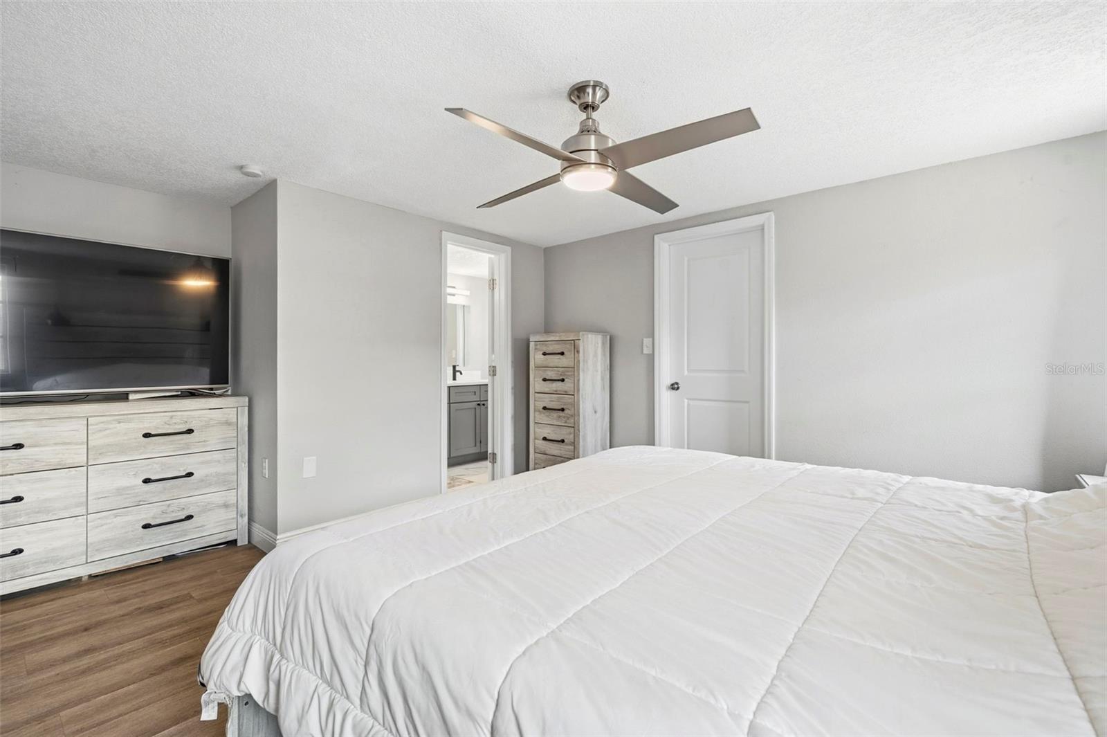 REGENCY PARK - Residential