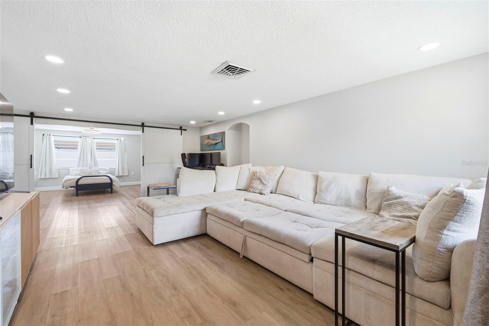 REGENCY PARK - Residential